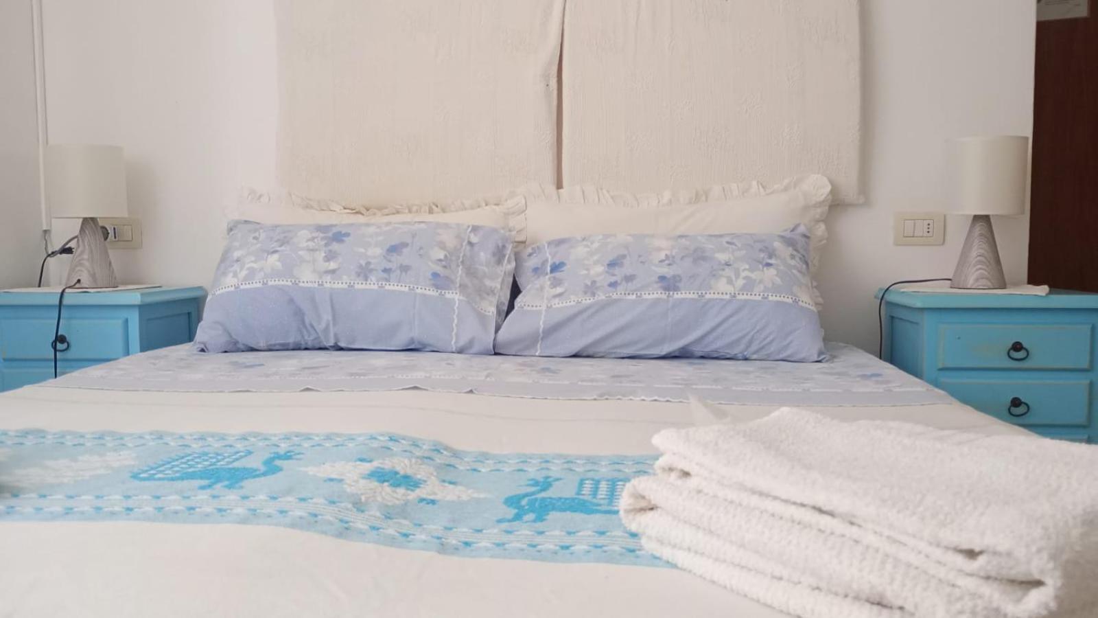 B&B Guest House Il Porto Vecchio Стинтино Экстерьер фото