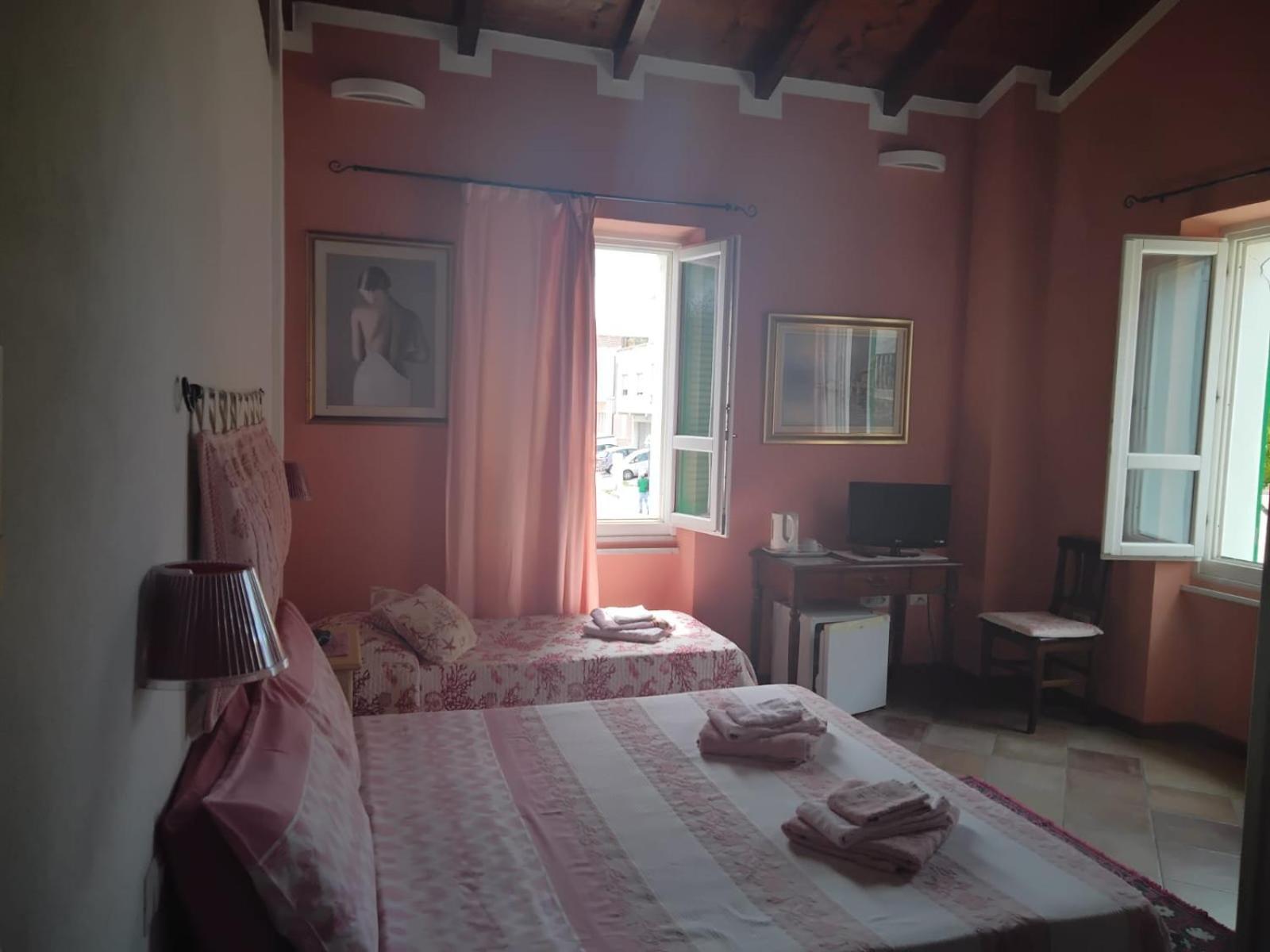 B&B Guest House Il Porto Vecchio Стинтино Экстерьер фото