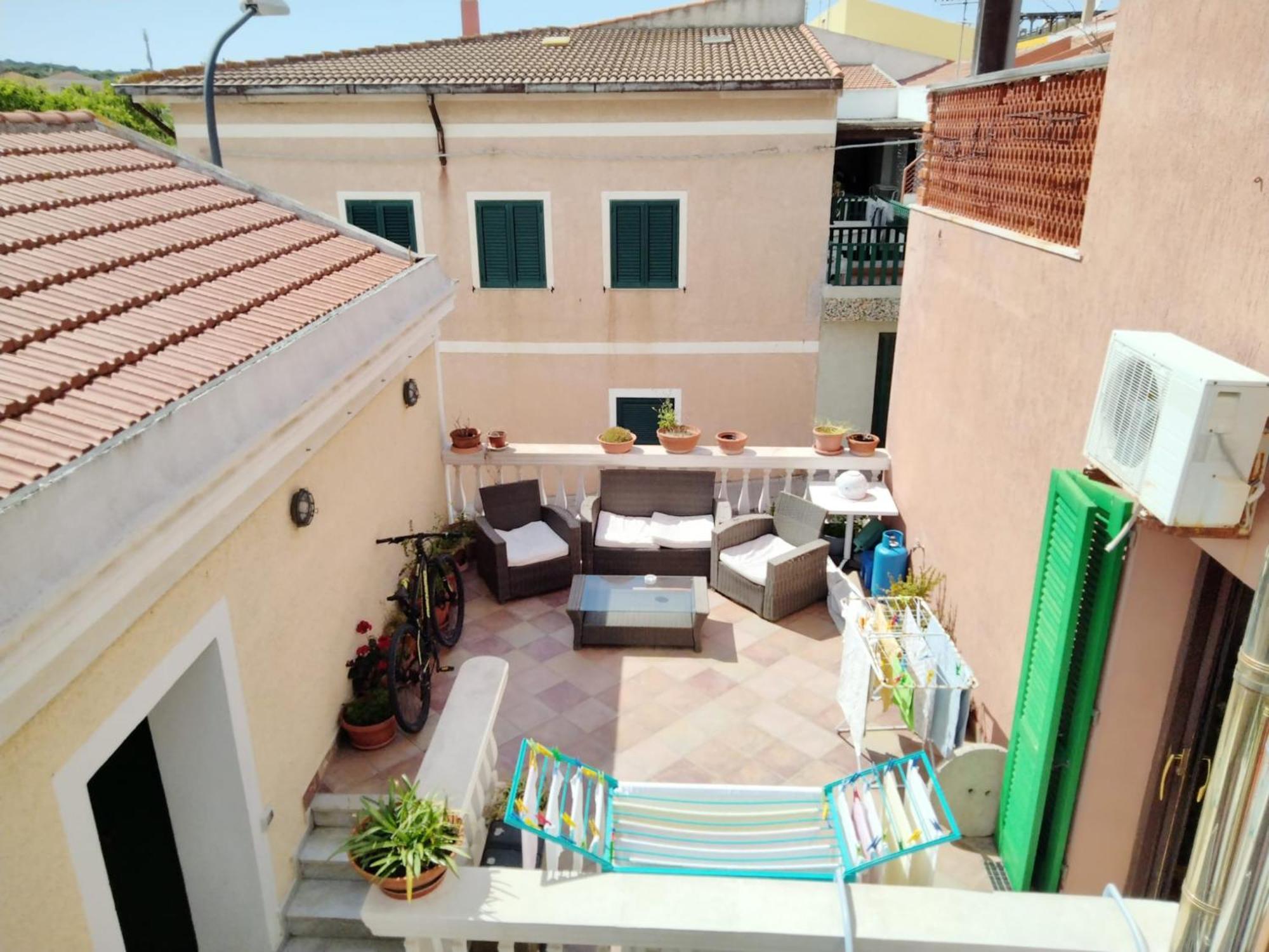 B&B Guest House Il Porto Vecchio Стинтино Экстерьер фото