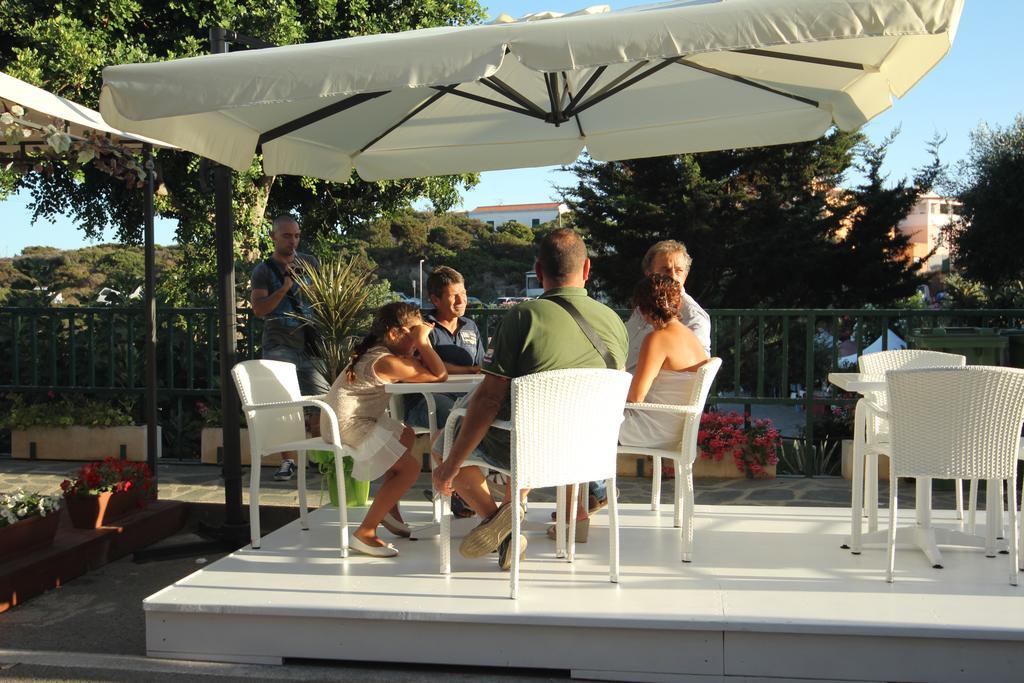 B&B Guest House Il Porto Vecchio Стинтино Экстерьер фото