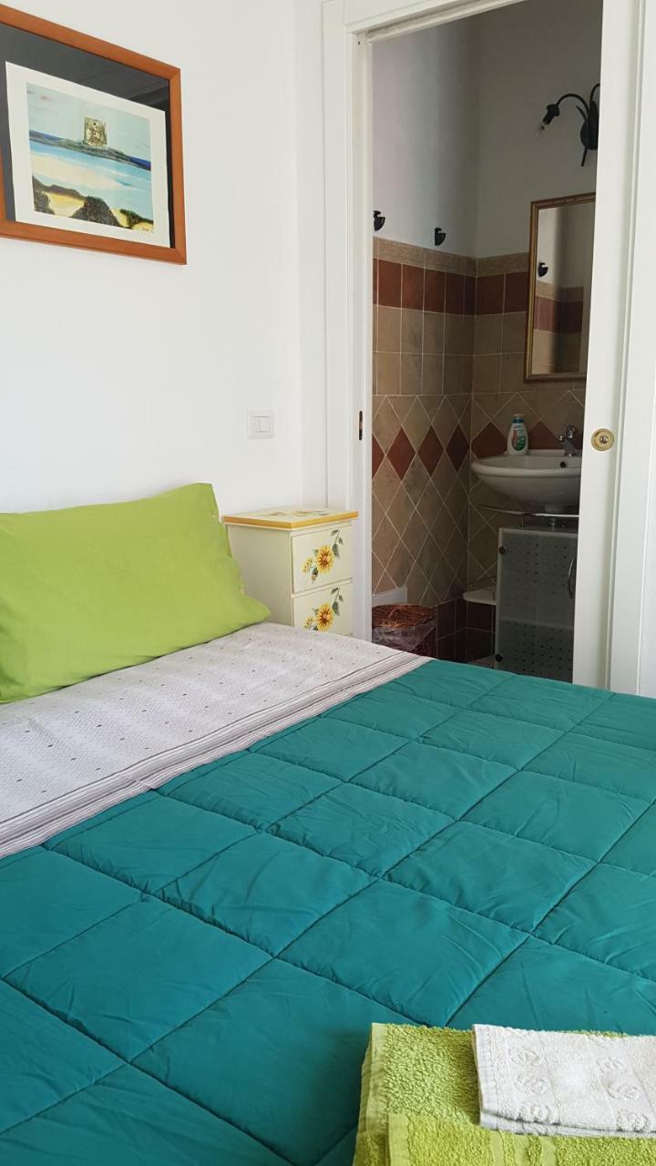 B&B Guest House Il Porto Vecchio Стинтино Экстерьер фото